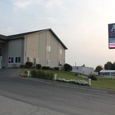 American Host Inn Hart 外观 照片