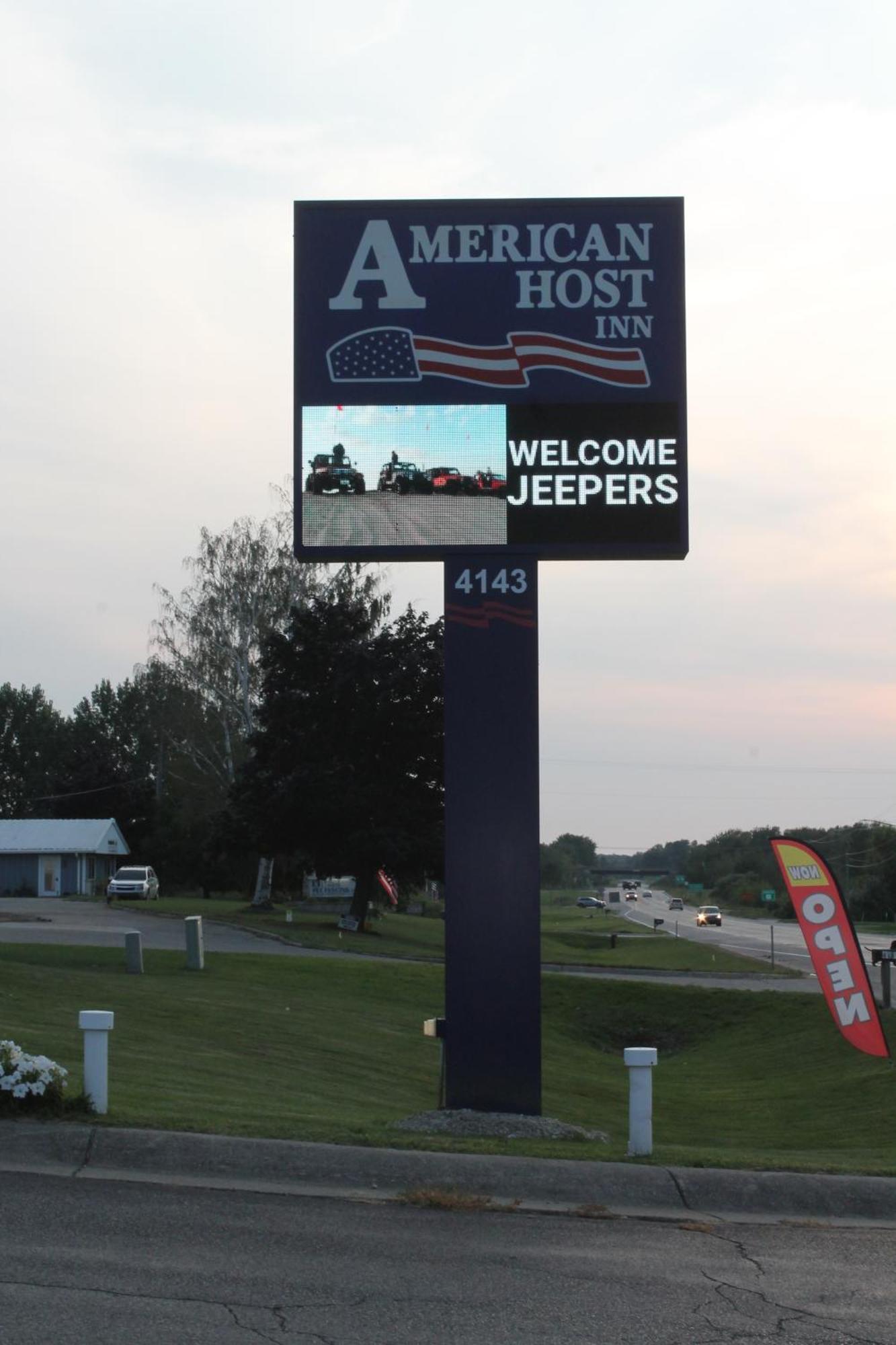 American Host Inn Hart 外观 照片